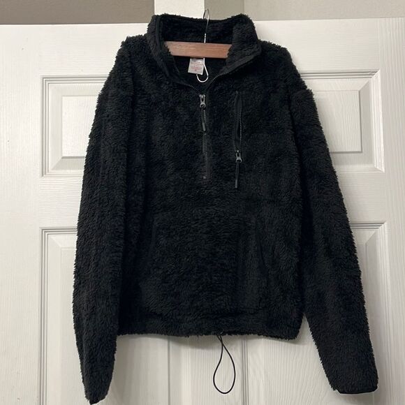 No Boundaries Jackets & Blazers - Women’s Medium Black Fuzzy Pull Over